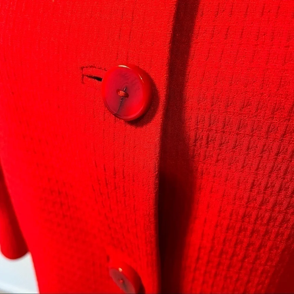 Vintage Dana Buchman red 2-piece skirt suit, front button. Size 10P